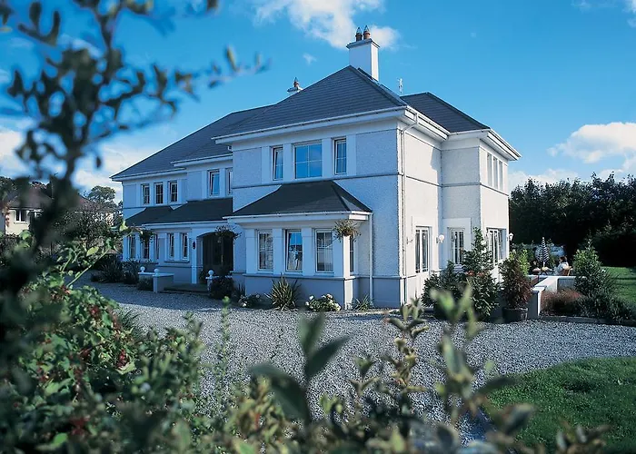 Killarney Lodge